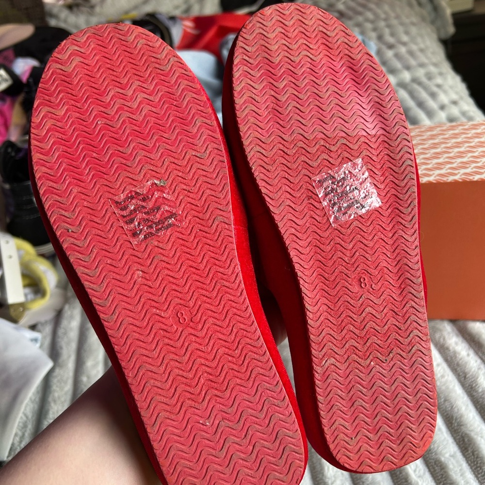 NIB Fabletics Red Velour Slides - Picture 4 of 4